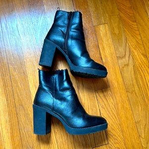 H&M black fur-lined heeled boots, size 39/8, in good condition